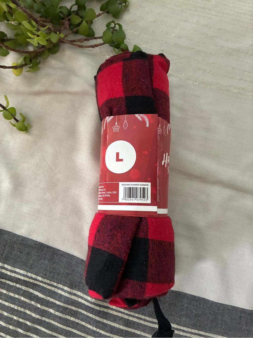 NWT Unisex Size Large Red Plaid Flannel Pajama Pants